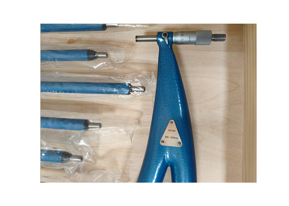 900-1050mm Outside Micrometer For Measuring Metal And Non-metal Workpieces With Interchangeable Anvils